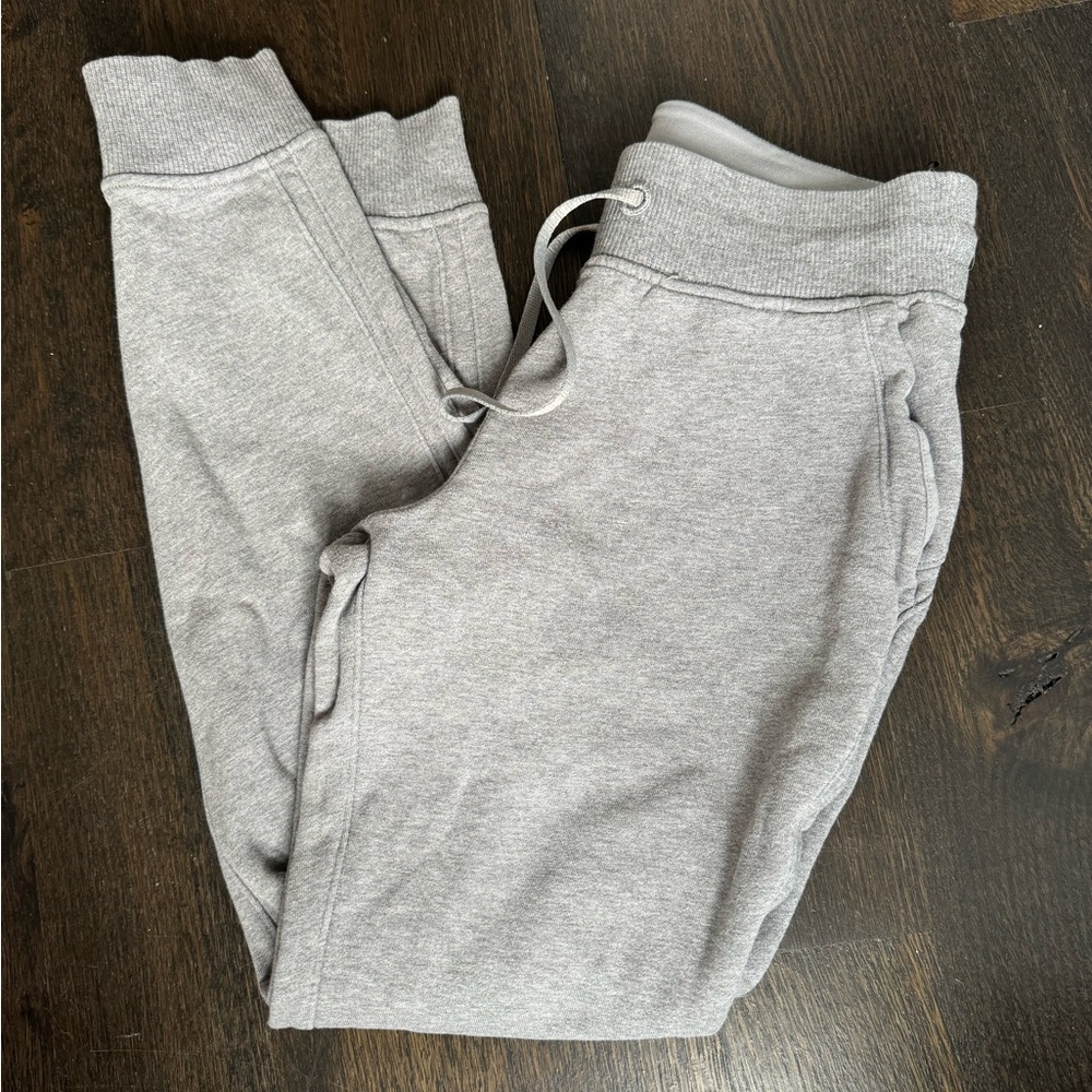Lululemon gray women’s joggers sweatpants